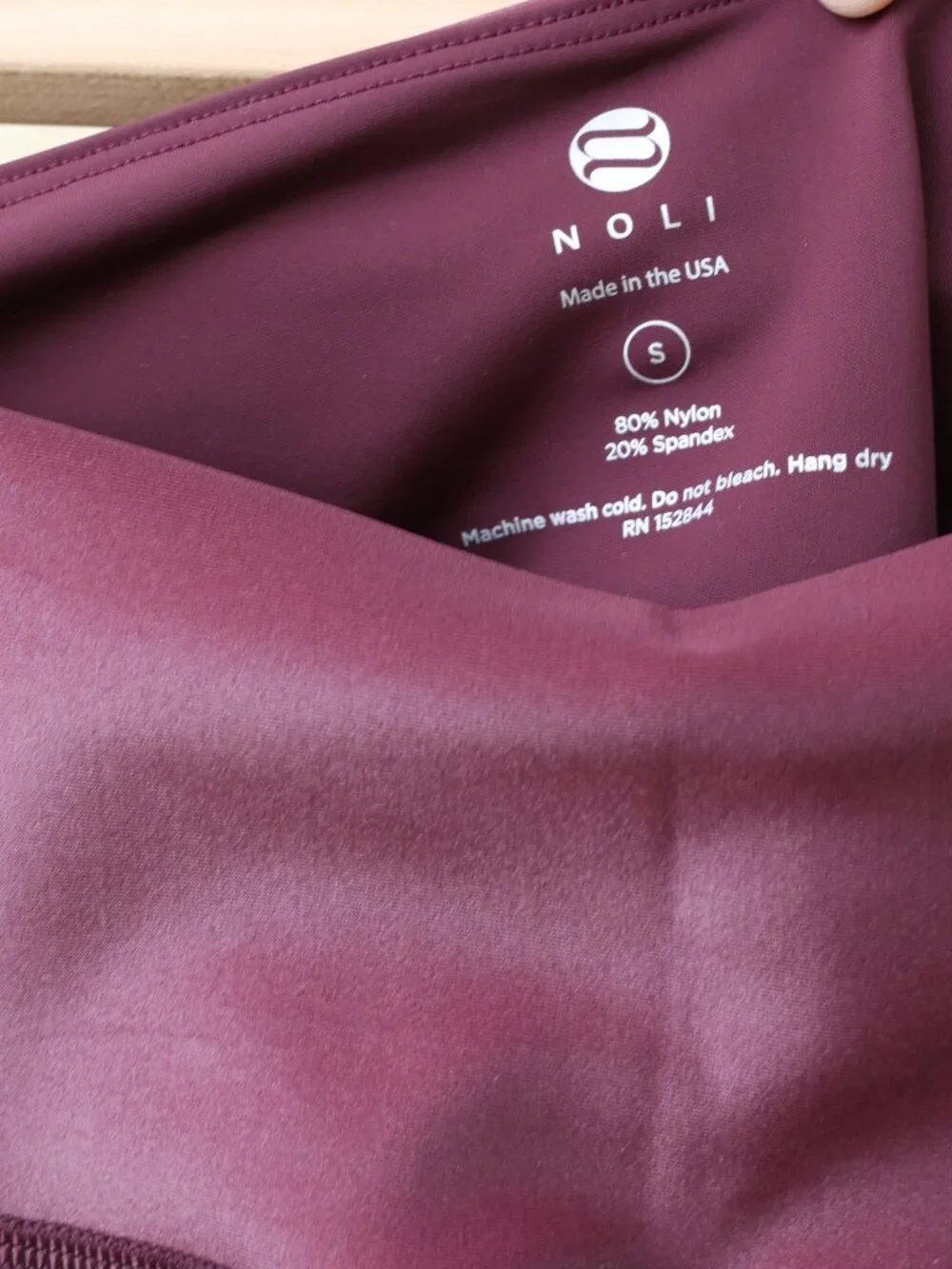 NWOT Noli Liquid Legging‎ in Dark Cherry Small - Picture 4 of 4